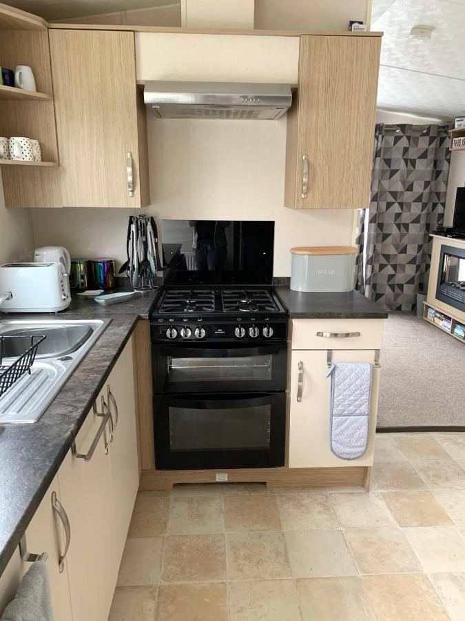 Mollys Retreat Pet Friendly Three Bed Caravan With Small Garden Newquay Bay Resort Quieter Area Of Park Kültér fotó
