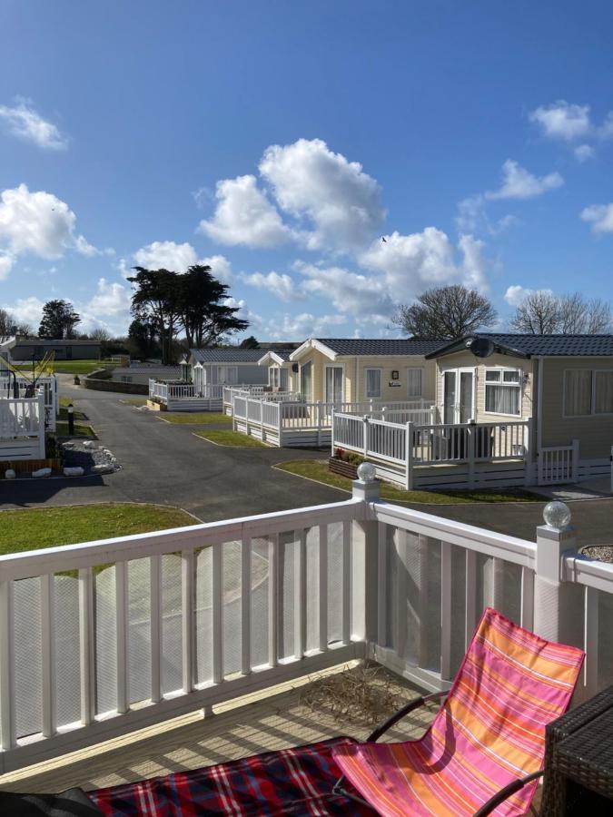 Mollys Retreat Pet Friendly Three Bed Caravan With Small Garden Newquay Bay Resort Quieter Area Of Park Kültér fotó