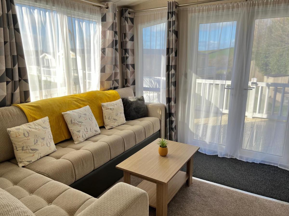 Mollys Retreat Pet Friendly Three Bed Caravan With Small Garden Newquay Bay Resort Quieter Area Of Park Kültér fotó