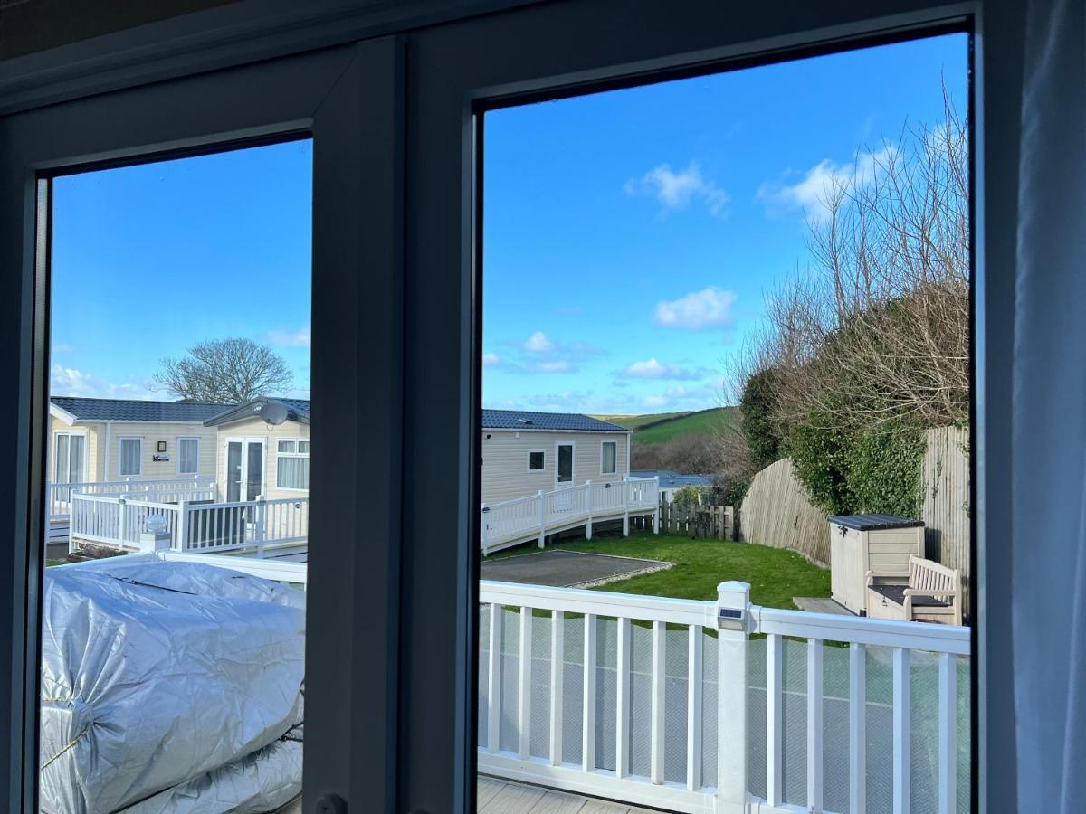 Mollys Retreat Pet Friendly Three Bed Caravan With Small Garden Newquay Bay Resort Quieter Area Of Park Kültér fotó