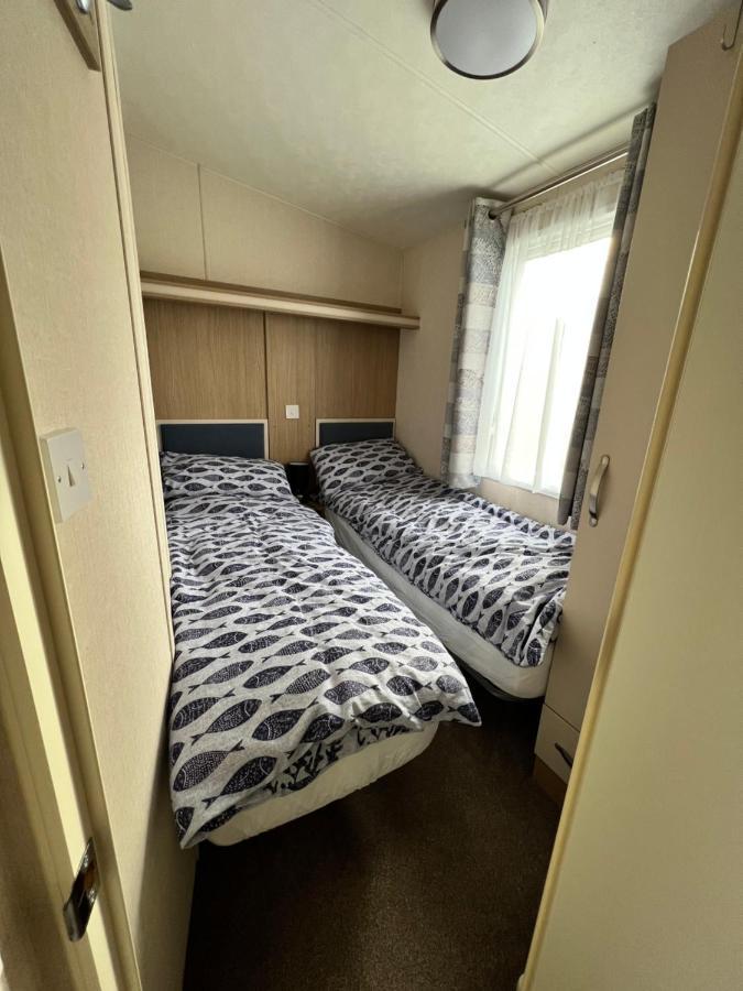 Mollys Retreat Pet Friendly Three Bed Caravan With Small Garden Newquay Bay Resort Quieter Area Of Park Kültér fotó
