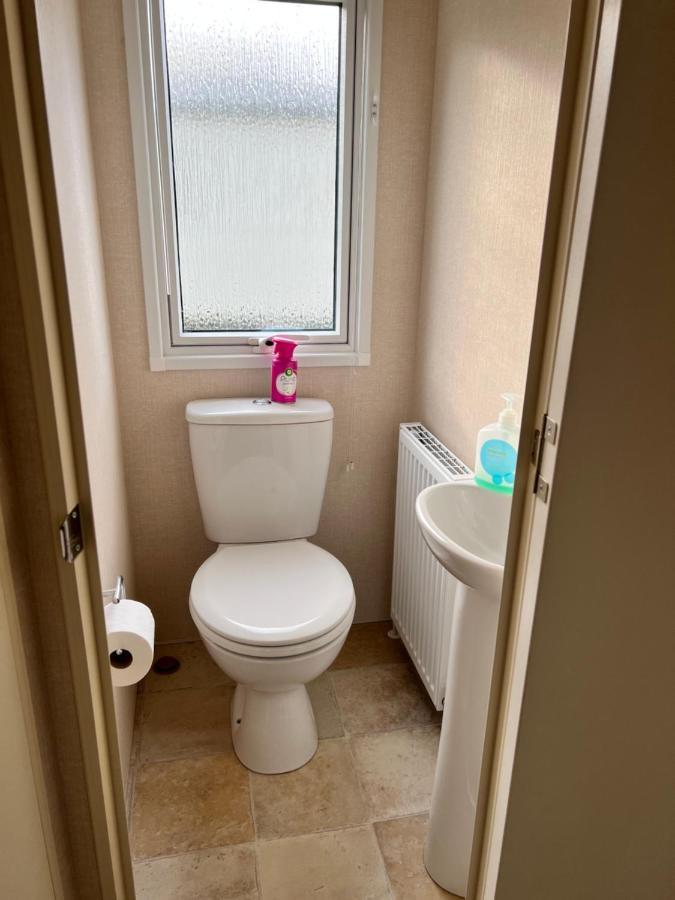 Mollys Retreat Pet Friendly Three Bed Caravan With Small Garden Newquay Bay Resort Quieter Area Of Park Kültér fotó