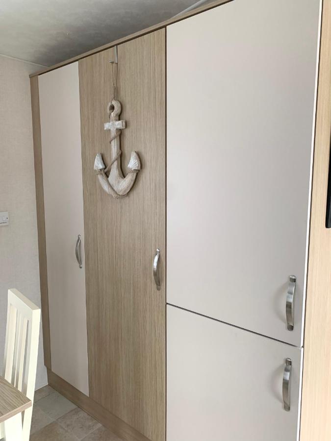 Mollys Retreat Pet Friendly Three Bed Caravan With Small Garden Newquay Bay Resort Quieter Area Of Park Kültér fotó