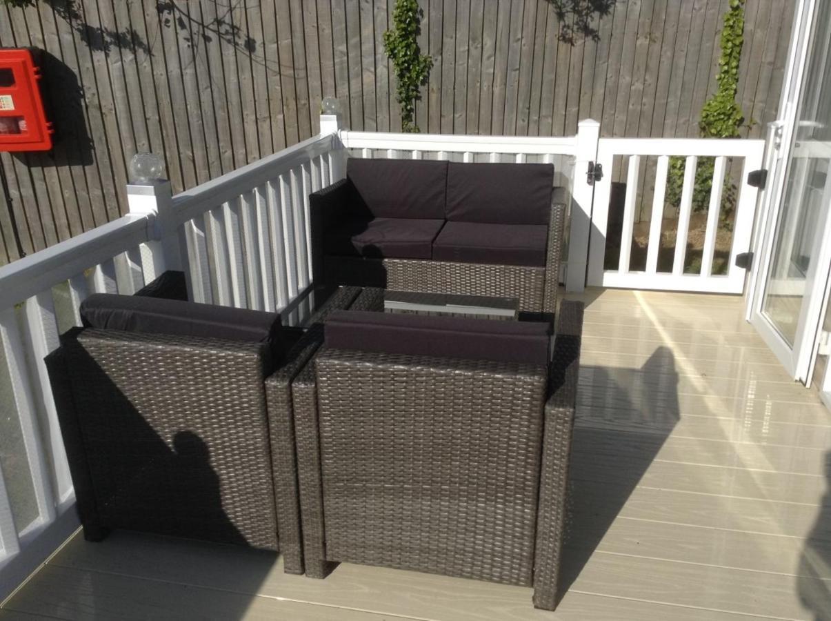 Mollys Retreat Pet Friendly Three Bed Caravan With Small Garden Newquay Bay Resort Quieter Area Of Park Kültér fotó