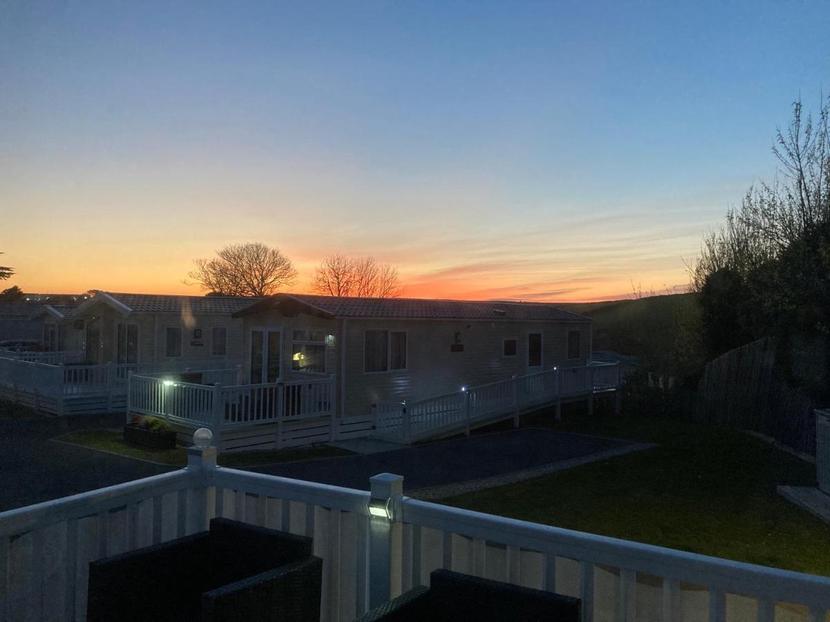 Mollys Retreat Pet Friendly Three Bed Caravan With Small Garden Newquay Bay Resort Quieter Area Of Park Kültér fotó