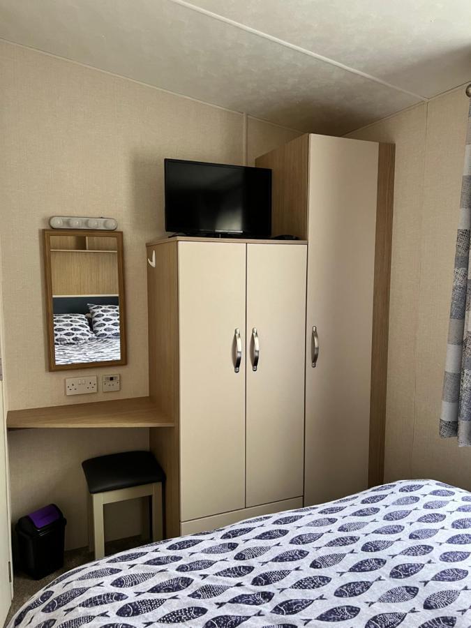 Mollys Retreat Pet Friendly Three Bed Caravan With Small Garden Newquay Bay Resort Quieter Area Of Park Kültér fotó